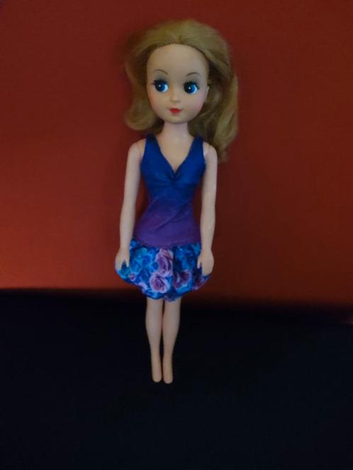 Vintage Retro sindy fleur barbie mattel kleding, Verzamelen, Poppen, Zo goed als nieuw, Kleertjes, Ophalen of Verzenden