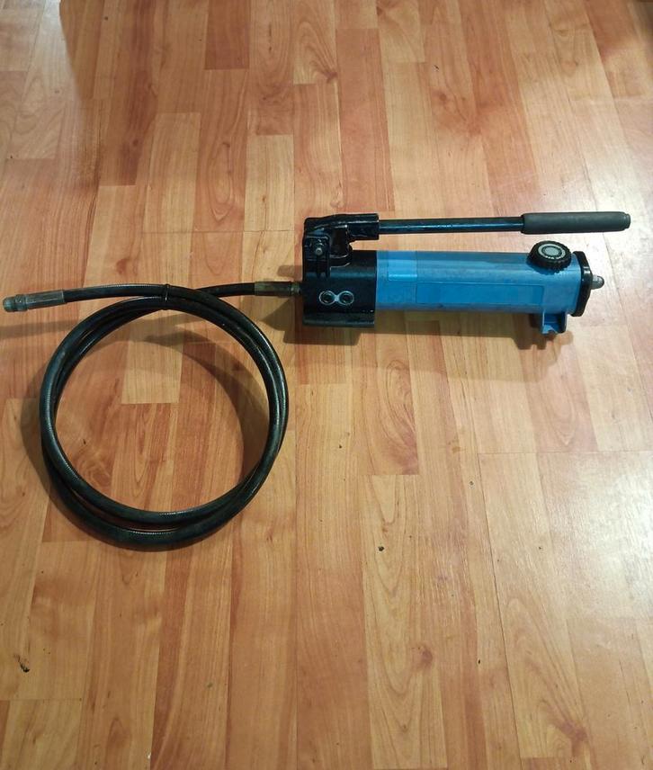 Enerpac P142 Handpomp Hydraulisch, Doe-het-zelf en Verbouw, Gereedschap | Overige machines, Gebruikt, Ophalen of Verzenden