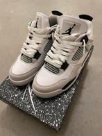 Nike air jordan 4 military black 41, Ophalen of Verzenden, Zo goed als nieuw, Wit