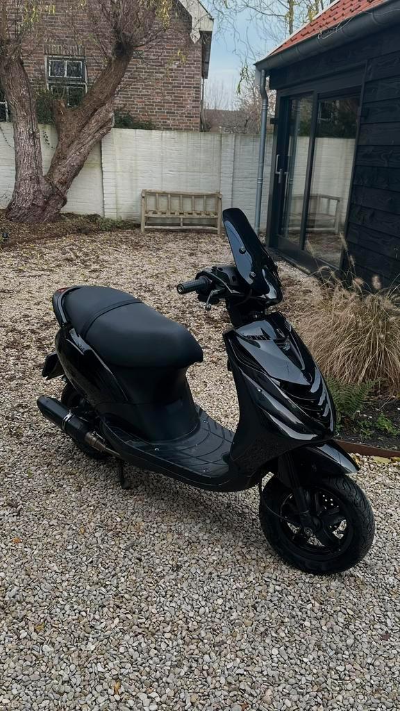 Piaggio Zip 4t (WAARDEPEILING), Fietsen en Brommers, Scooters | Piaggio, Gebruikt, Zip, Maximaal 45 km/u, Benzine, Ophalen