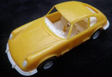 gele PORSCHE wit interieur, onbespeeld, made in Germany beschikbaar voor biedingen