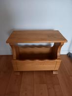 Te koop 1 houten krantenbak, Ophalen, Gebruikt