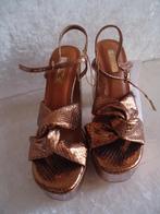 Nieuwe stijlvolle gouden open plateauschoenen 37, Overige kleuren, Overige typen, Nieuw, Ophalen of Verzenden