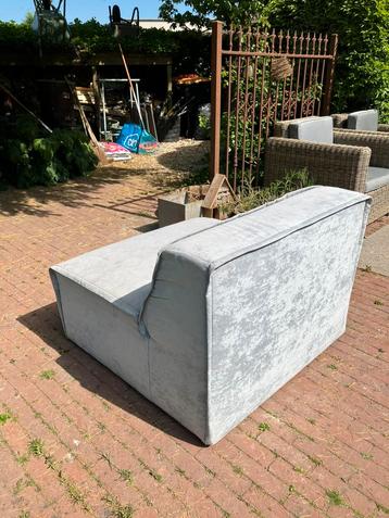 Twee bankdelen van Loods 5
