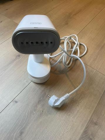 BlackDecker BXGS1600E Clothes vertical steamer beschikbaar voor biedingen