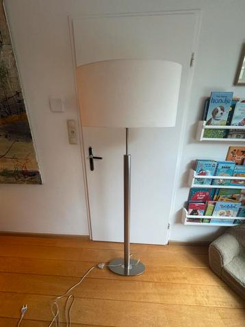 Stijlvolle Staande Lamp - RVS & Crème beschikbaar voor biedingen