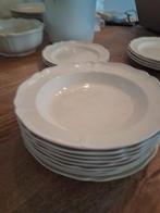 Wedgwood Queens Plain 9 zgan Diepe Borden, Huis en Inrichting, Keuken | Servies, Ophalen of Verzenden, Zo goed als nieuw, Bord(en)