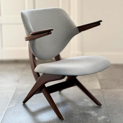 AWA Louis van Teeffelen Pelican teak fauteuil gerestaureerd, Huis en Inrichting, Fauteuils, Zo goed als nieuw, Hout, Stof, 50 tot 75 cm