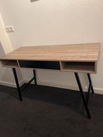 Bureau Jysk hout met zwarte poten 120x48x76, Huis en Inrichting, Bureaus, Ophalen, Zo goed als nieuw, Bureau