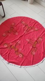 Vintage tafelkleed katoen rond rood met geborduurde bloemen, Ophalen of Verzenden, Gebruikt, Rond, Binnen