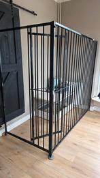 2 kenneldelen 200x185 en 100x185, Dieren en Toebehoren, Hondenhokken, Ophalen, Zo goed als nieuw, 110 cm of meer