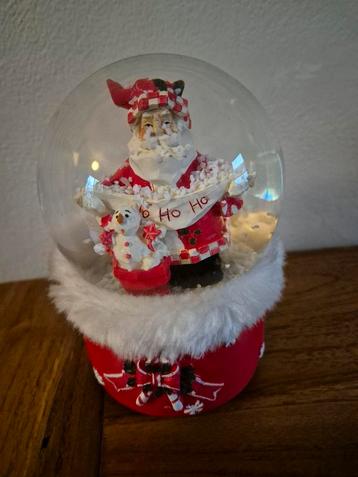 Sneeuwbol / snowglobe kerstman Ho Ho Ho

 beschikbaar voor biedingen