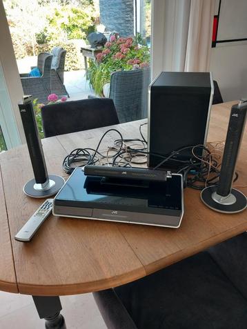 JVC desigm system surround set met boxen woofer beschikbaar voor biedingen
