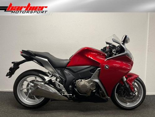 Honda VFR 1200 F C-ABS ( LEASE ) bj 2010, Motoren, Motoren | Honda, Bedrijf, Sport, meer dan 35 kW, 4 cilinders