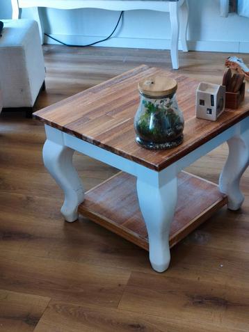 Landelijke salontafel 60x60x47H moet weg