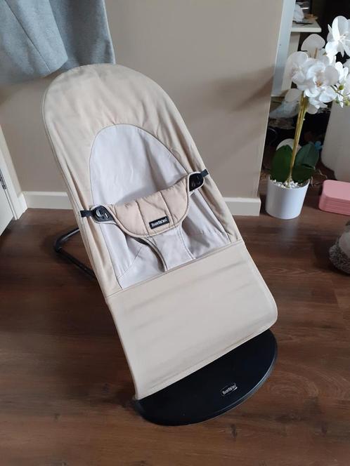 BabyBjörn Balance Soft wipstoel khaki/beige - Baby Björn, Kinderen en Baby's, Wipstoeltjes, Gebruikt, Wipstoel, Overige merken