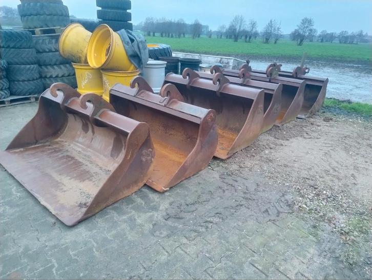 cw30 breede bakken, Zakelijke goederen, Machines en Bouw | Onderdelen, Ophalen