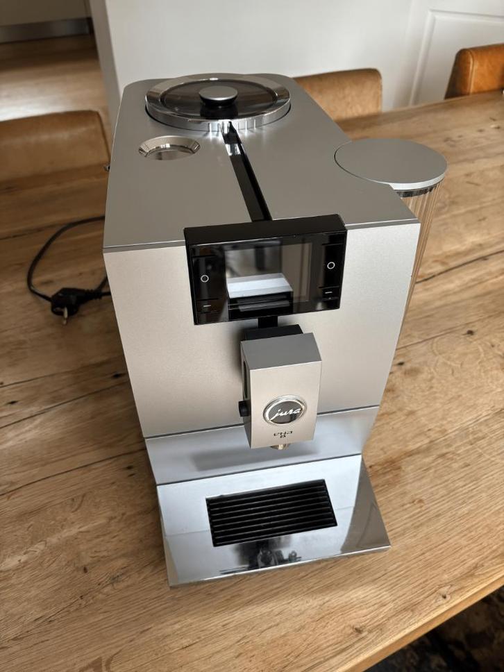 Jura ENA 8 koffiezetapparaat, Witgoed en Apparatuur, Koffiezetapparaten, Zo goed als nieuw, Koffiebonen, Koffiemachine, Afneembaar waterreservoir
