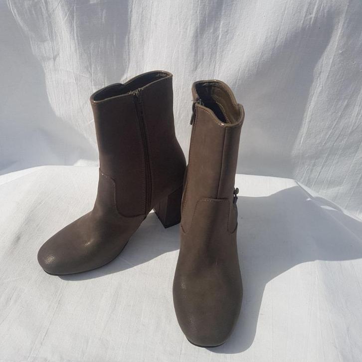 Toffe halfhoge laarzen. Mt 37. Merk fabs, Kleding | Dames, Schoenen, Zo goed als nieuw, Hoge laarzen, Bruin, Ophalen of Verzenden