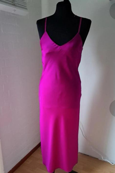 Roze zijden Ibiza jurk one size, Kleding | Dames, Jurken, Nieuw, Roze, Onder de knie, Ophalen of Verzenden