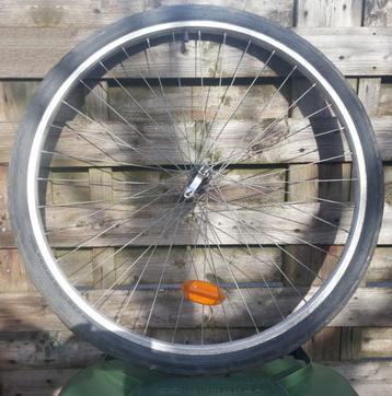 Voorwiel 28 inch met snellspaner. Kant-en-klaar. beschikbaar voor biedingen