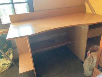 ruim bureau buro beschikbaar voor biedingen