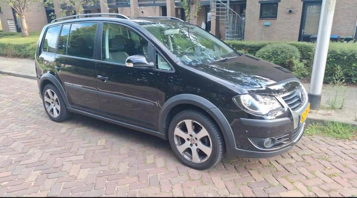 Volkswagen touran cross 1.9 tdi automaat, Auto's, Mercedes-Benz, Particulier, GLC, ABS, Achteruitrijcamera, Airbags, Airconditioning
