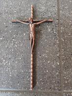 Antiek metalen kruisbeeld, Ophalen