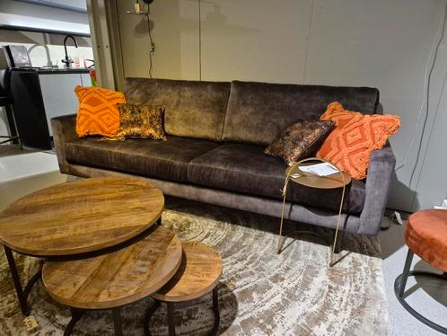 4 zits bank Tijn - Meubitrend in Adore, Huis en Inrichting, Banken | Bankstellen, Nieuw, Stof, Ophalen