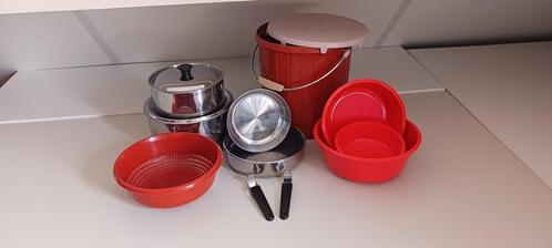 Vintage camping-pannenset in handige opbergemmer, Caravans en Kamperen, Kampeeraccessoires, Gebruikt, Ophalen of Verzenden