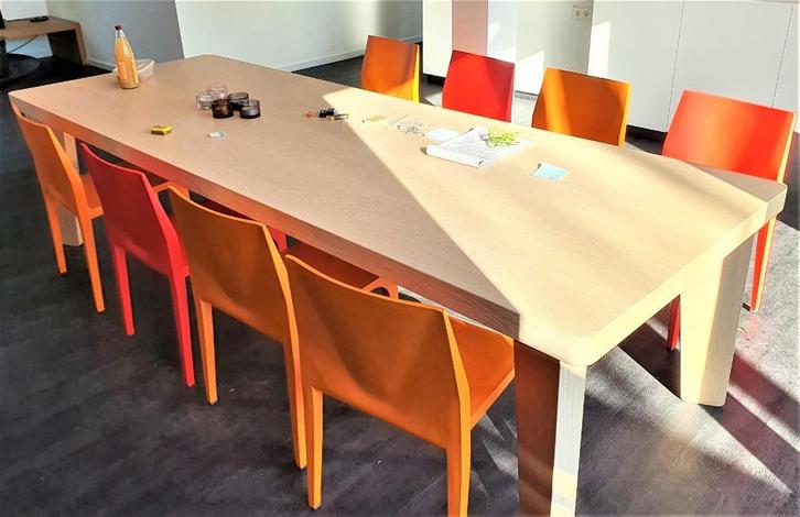 STOEL 8 STUKS LALEGGERA GELAKT HOUT MERK ALIAS 150€ per stuk, Huis en Inrichting, Stoelen, Zo goed als nieuw, Vijf, Zes of meer stoelen