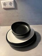 €20 voor de hele set! 2 x diepe borden en 4x grote borden, Huis en Inrichting, Keuken | Servies, Verzenden, Zo goed als nieuw