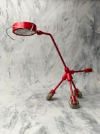 Red Dog Kila tafellamp Harry Allen Design Lamp, Huis en Inrichting, Lampen | Tafellampen, Ophalen, Metaal