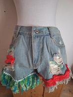 Bohemian ibiza korte broek
Maat M/L
Merk Golden Live, Ophalen of Verzenden, Nieuw, Maat 38/40 (M), Kort