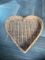 Rieten dienblad in de vorm van een hart, zo goed als nieuw, Ophalen of Verzenden, Zo goed als nieuw, Overige vormen, Overige materialen