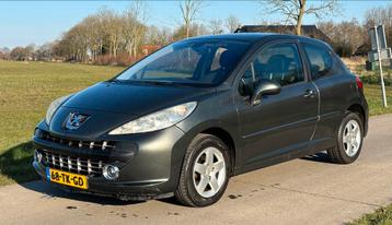 Nette Peugeot 207 1.4 16V 3-deurs – Grijs – ***Nieuwe APK*** beschikbaar voor biedingen