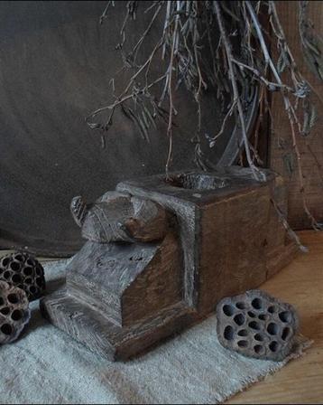 12439 H Oude houten juicer ram beschikbaar voor biedingen