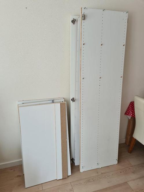 Houten planken (van kledingkast) - GRATIS op te halen, Doe-het-zelf en Verbouw, Hout en Planken, Gebruikt, Plank, Overige houtsoorten