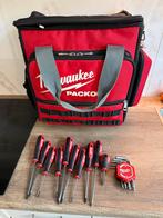 Milwaukee tech bag packout tas met schroevendraaierset, Doe-het-zelf en Verbouw, Ophalen, Gevuld, Zo goed als nieuw
