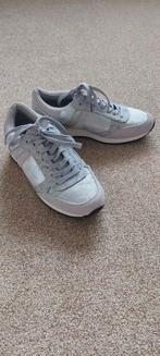 Hobby sneaker grijs / zilver maat 38, Kleding | Dames, Schoenen, Ophalen of Verzenden, Zo goed als nieuw, Grijs, Sneakers of Gympen