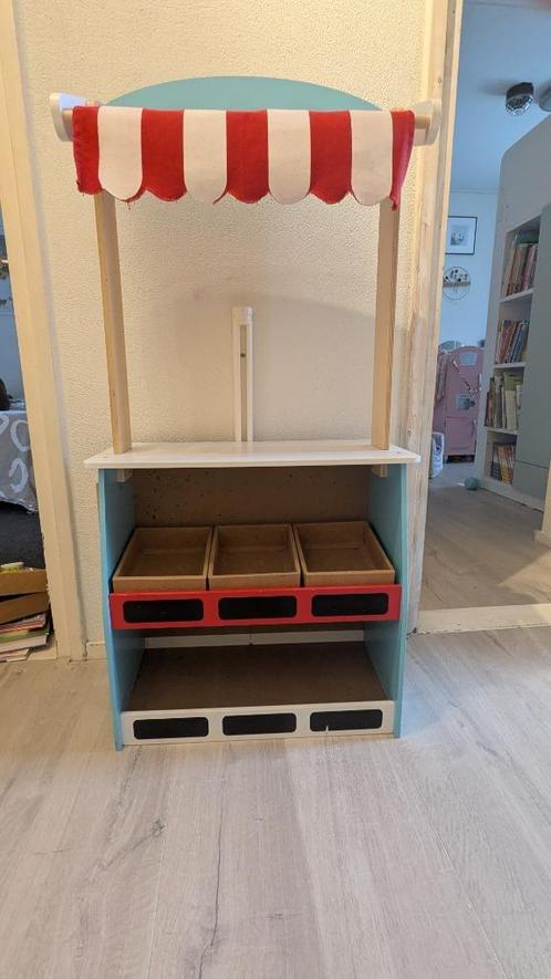 2 in 1 marktkraam & theater van hout, Kinderen en Baby's, Speelgoed | Houten speelgoed, Gebruikt, Meubelstuk of Keukentje, Ophalen