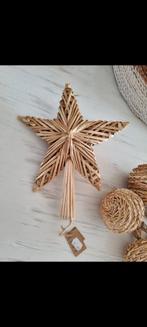 Nieuwe grote kerstpiek en 4 kerstballen van rotan te koop., Diversen, Kerst, Ophalen of Verzenden, Zo goed als nieuw