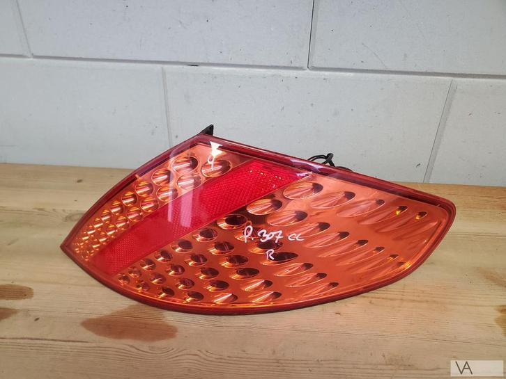 Peugeot 307 cc cabrio achterlicht rechts op de auto €150 R4, Auto-onderdelen, Verlichting, Peugeot, Gebruikt, Ophalen of Verzenden