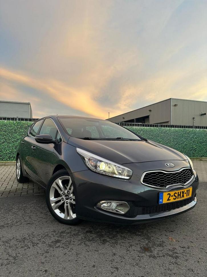 Kia (Pro) Cee d 1.6 GDI 5DR 2014 Grijs, Auto's, Kia, Particulier, (Pro) Cee d, ABS, Achteruitrijcamera, Airbags, Airconditioning