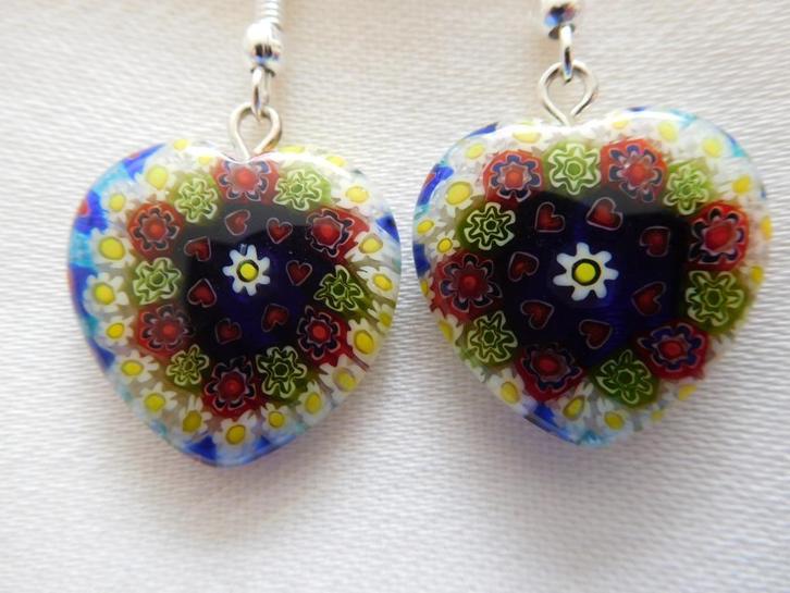Veelkleurige millefiori hartjes (H30565), Sieraden, Tassen en Uiterlijk, Oorbellen, Nieuw, Hangers, Ophalen of Verzenden