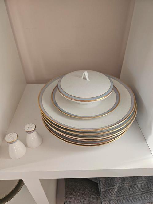 Rosenthal gala blue form 2000 by Raymond Loewy 103 delig, Antiek en Kunst, Antiek | Servies compleet, Ophalen of Verzenden