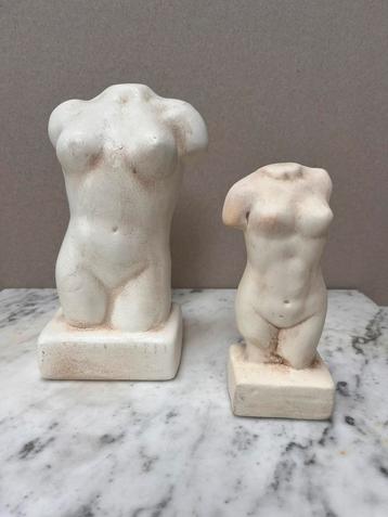 Beeldjes vrouwen torso beschikbaar voor biedingen