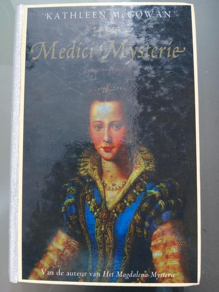 Kathleen McGowan - Het Medici mysterie ISBN 9789022992975, Boeken, Thrillers, Gelezen, Nederland, Ophalen of Verzenden