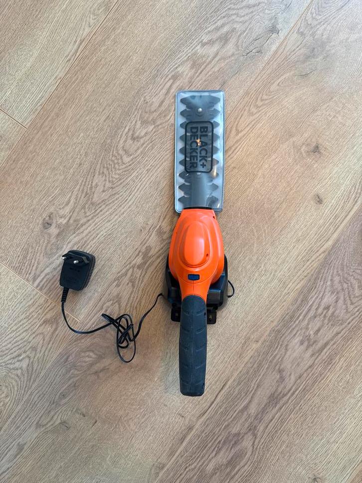 Black+Decker Elektrische Snoeischaar 3,6v, Tuin en Terras, Heggenscharen, Nieuw, Accu, Ophalen of Verzenden
