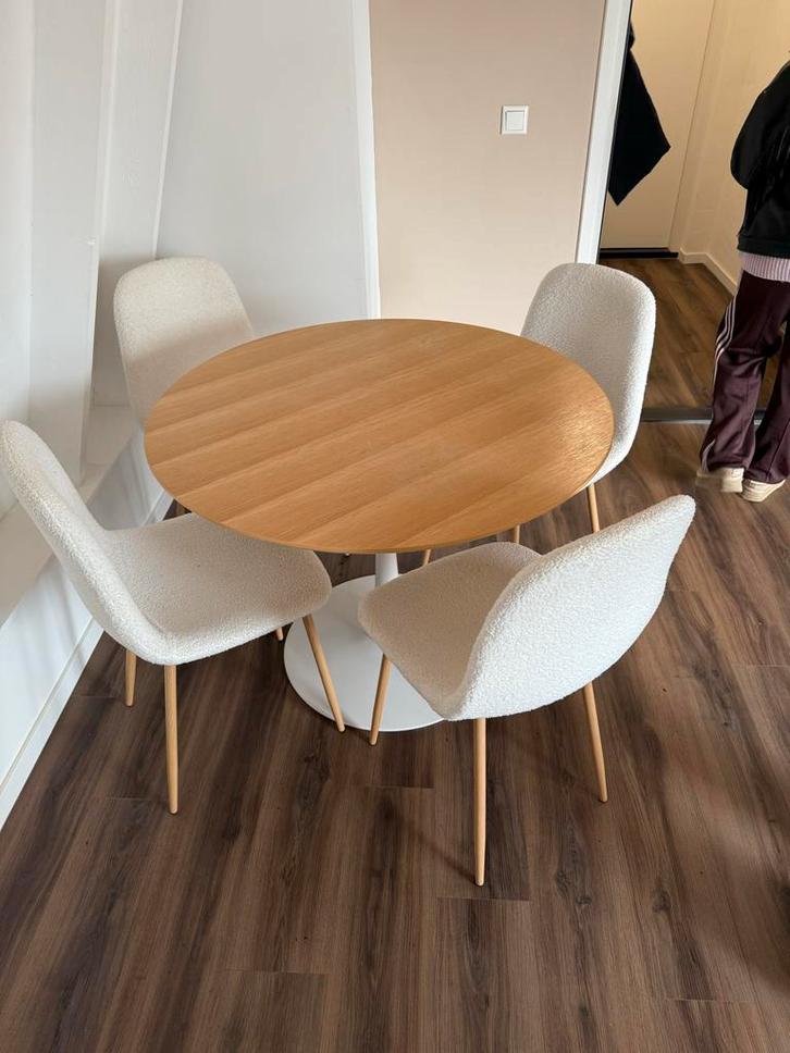 Tafel met 4 Teddy Stoelen, Huis en Inrichting, Stoelen, Zo goed als nieuw, Vier, Hout, Wit, Ophalen of Verzenden